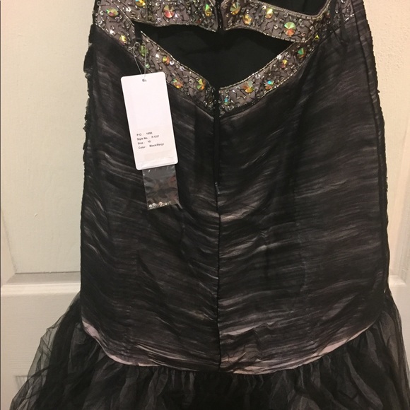 Backless. Prom,wedding,party, dress - Picture 3 of 8